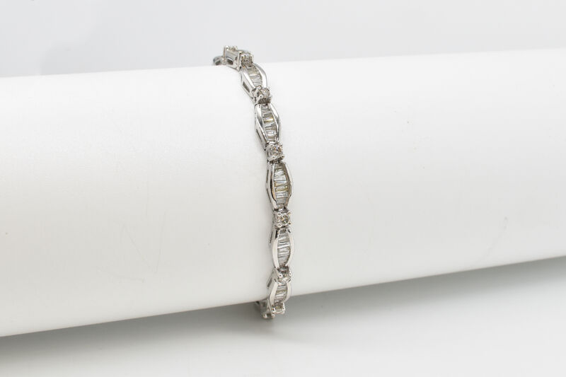 Armband 14 Kt WG Diamanten