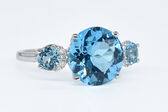 Ring 18 Kt WG Blautopas 