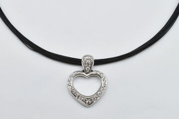 heart shaped pendant 14 K diamonds