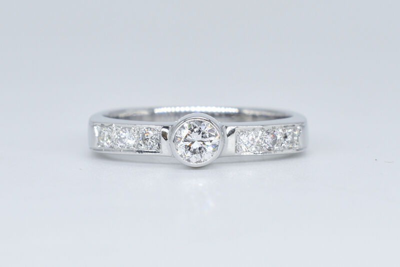 Ring 18 K diamonds