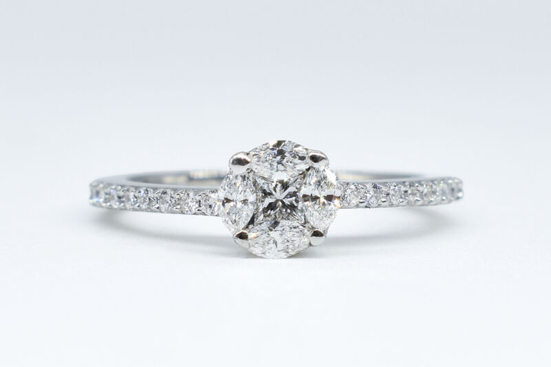 Illusion-Ring 18 Kt WG Diamanten