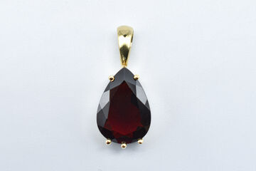 pendant 14 K garnet