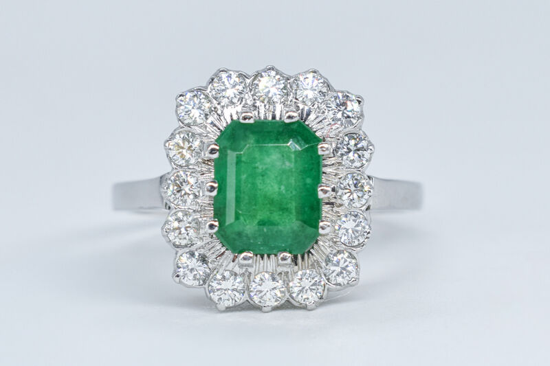 Ring 14 Kt WG Smaragd 