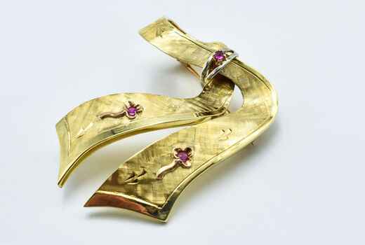 brooch 18 K Rubies