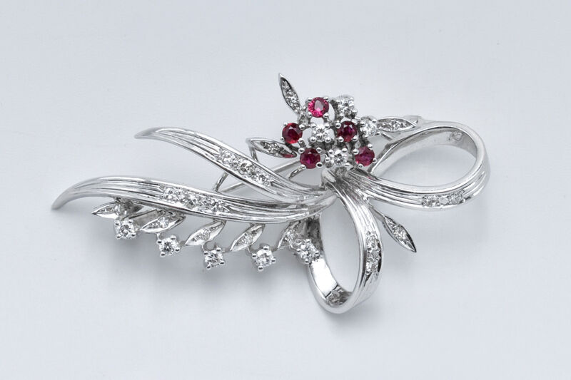brooch 18 K Rubies 