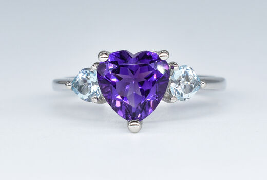 Ring 9 Kt WG Amethyst 