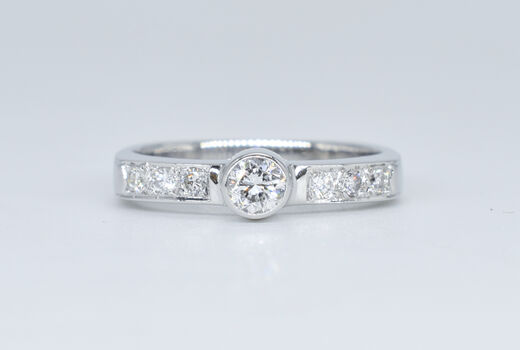 Ring 18 K diamonds