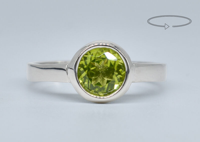 Ring 18 Kt WG Peridot