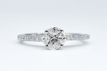 Illusion-Ring 18 Kt WG Diamanten