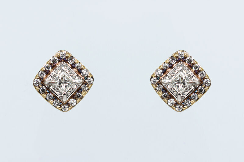 studs 14 K diamonds