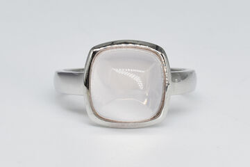 Ring 14 K rose quartz