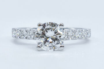 Ring 18 K Diamonds
